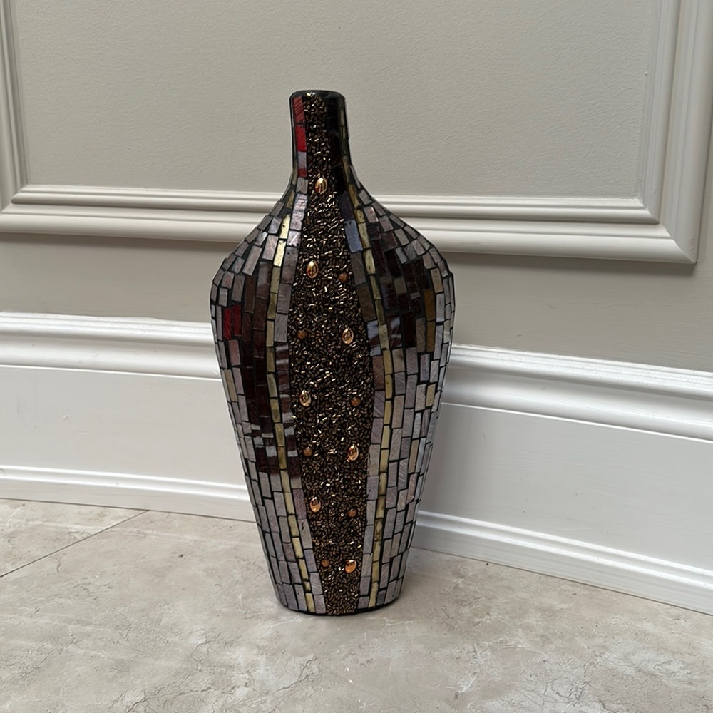 Beautiful Vase - Picture 3 of 4
